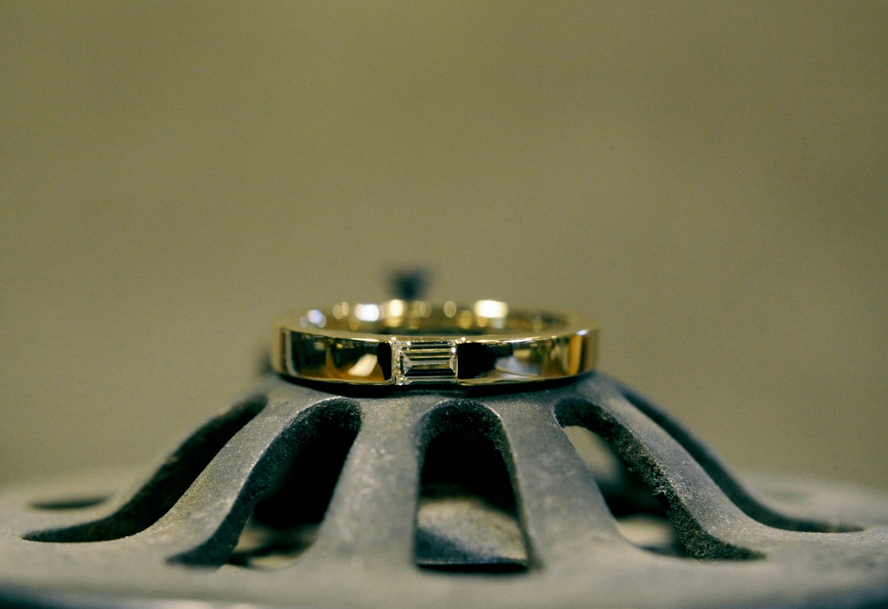 旦那さんが奥さんへ作る婚約指輪
