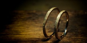 ダイヤモンドポイントテクスチャーK18結婚指輪